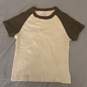 BRANDY MELVILLE T SHIRT